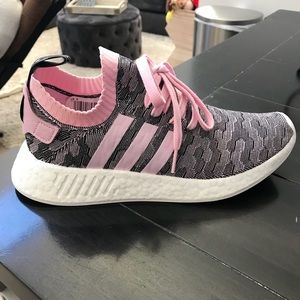Adidas NMD R2 - Size 8 - brand new
